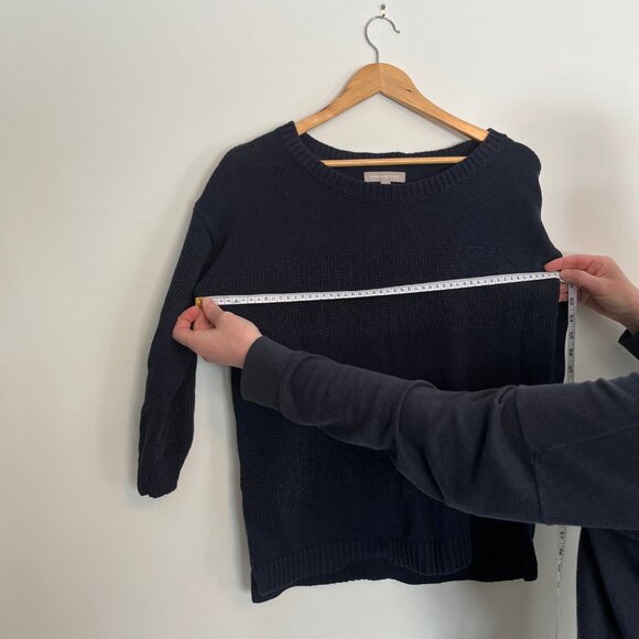 Banana Republic. Knit Sweater. Navy Blue Color. Metallic striped. Size L. Womens - Picture 6 of 7